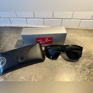 Ray-Ban Boyfriend frame. Brand new